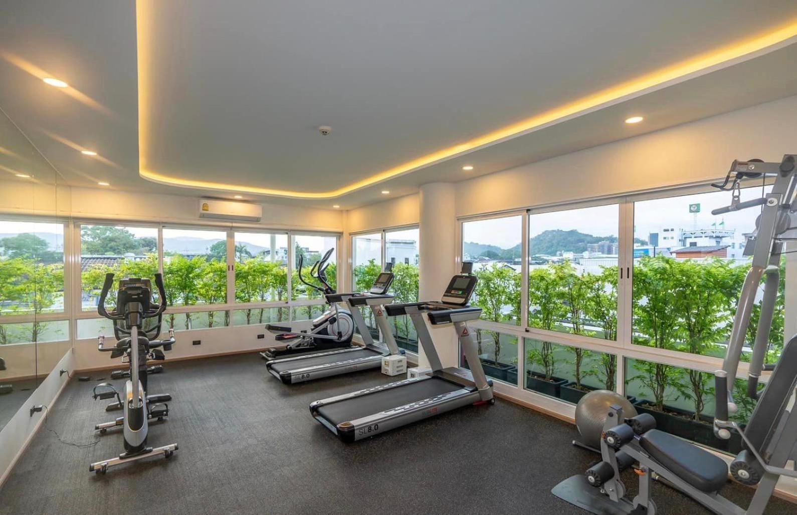 Hotel Midtown Ratsada Phuket Bagian luar foto